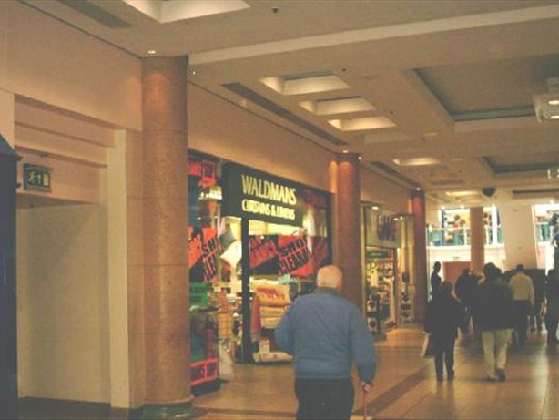 19 Spindles Shopping Centre Property Brochure