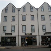 Mixed use commercial building